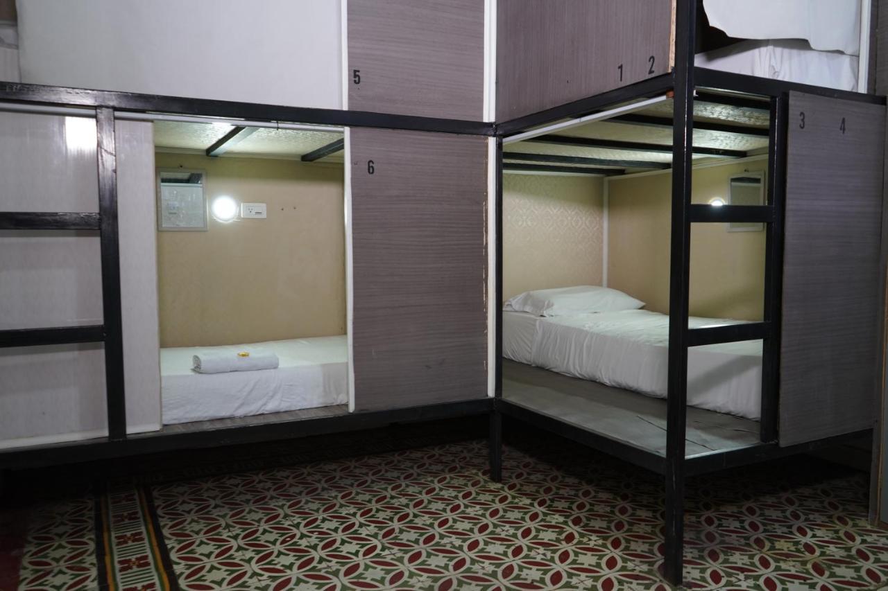 Petronio'S Hostel Калі Екстер'єр фото