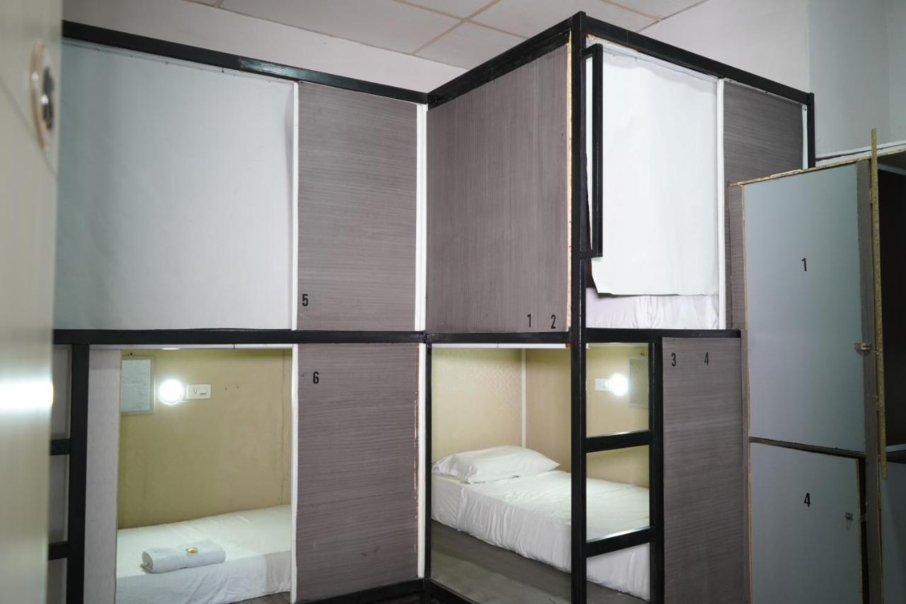 Petronio'S Hostel Калі Екстер'єр фото